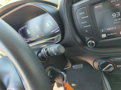 Used 2025 Kia Soul LX w/ LX Technology Package FWD image 24