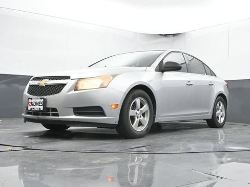 Used 2011 Chevrolet Cruze LT FWD image 26