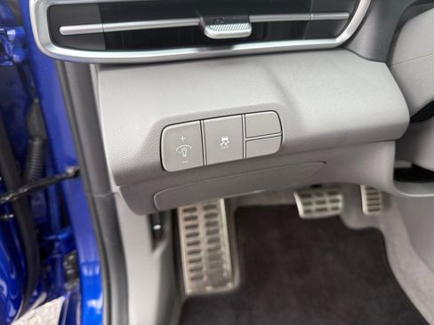 Certified 2025 Hyundai Elantra Sport image 32