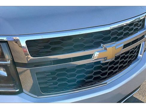 Used 2018 Chevrolet Suburban LT image 33