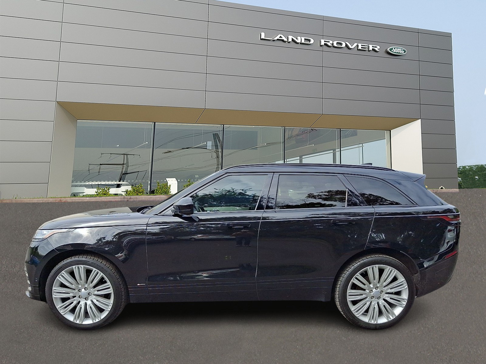 Used 2019 Land Rover Range Rover Velar R-Dynamic SE AWD/4WD image 6
