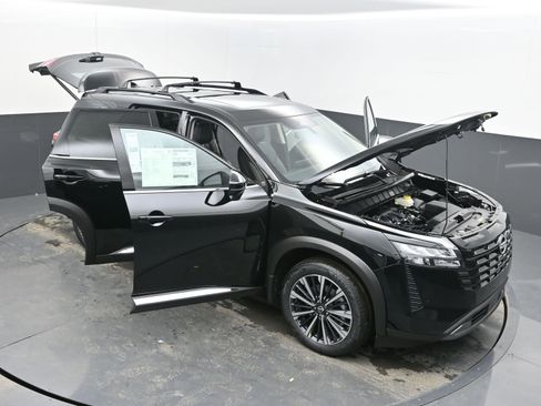 New 2026 Nissan Pathfinder Platinum w/ Cargo Package FWD image 40