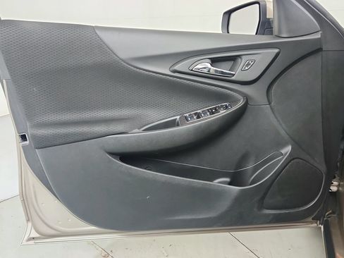 Used 2022 Chevrolet Malibu LT FWD image 16