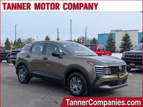 Certified 2025 Nissan Kicks S image 1