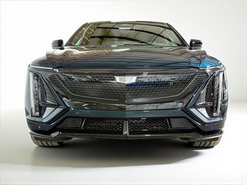 New 2026 Cadillac Lyriq V image 6