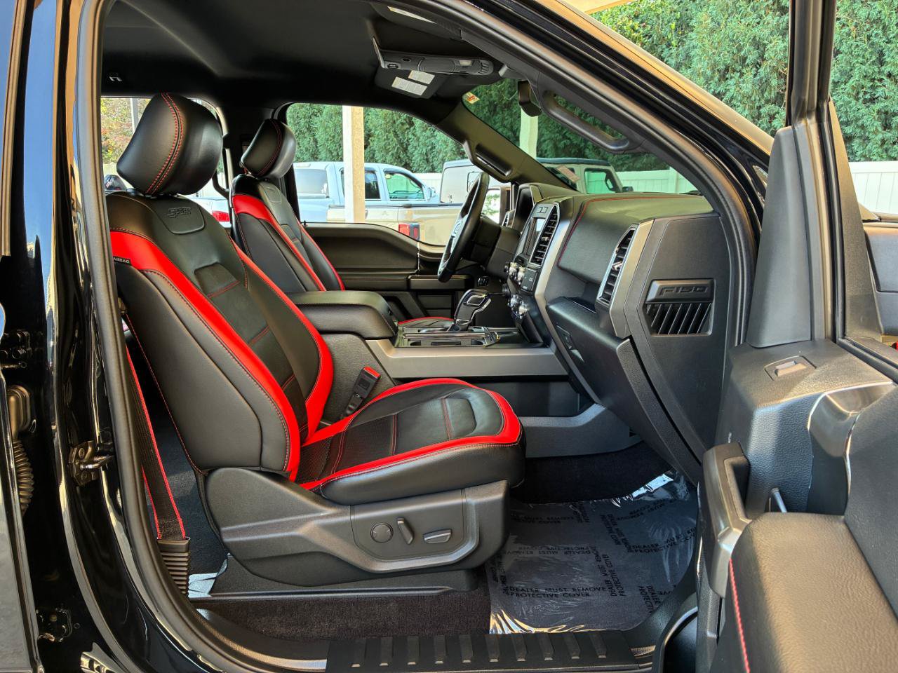Used 2019 Ford F150 Lariat w/ Equipment Group 502A Luxury AWD/4WD image 16