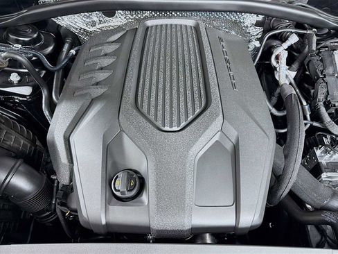 New 2026 Porsche Macan image 32