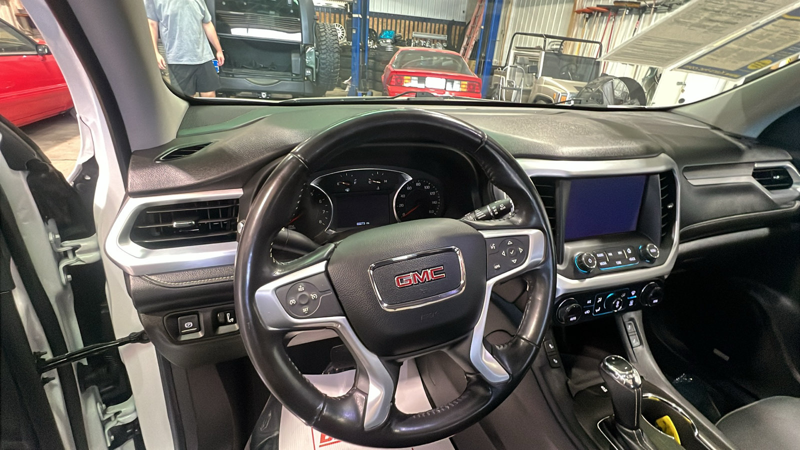 Used 2019 GMC Acadia SLT AWD/4WD image 14