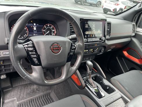 Used 2022 Nissan Frontier Pro-X image 9