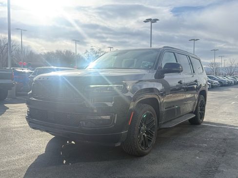 Used 2023 Jeep Wagoneer Series II w/ Convenience Group I image 3