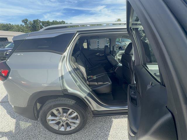 Used 2024 GMC Terrain SLT AWD/4WD image 22