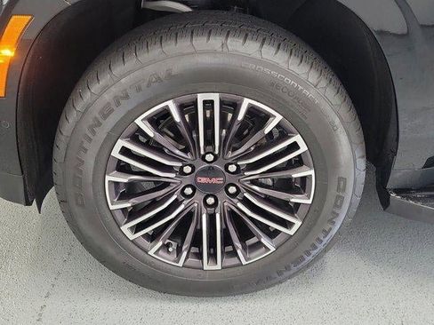 Used 2025 GMC Yukon Elevation RWD image 9