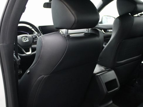 Used 2018 Honda Accord Sport image 17