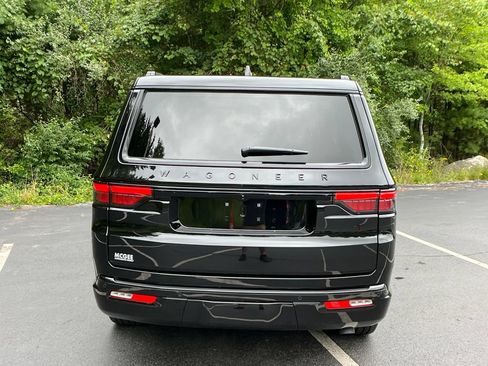 Used 2025 Jeep Wagoneer Series II w/ Premium Group I AWD/4WD image 4