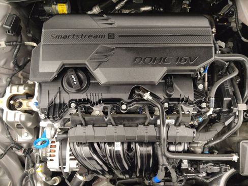 Used 2025 Hyundai Elantra Sport image 30