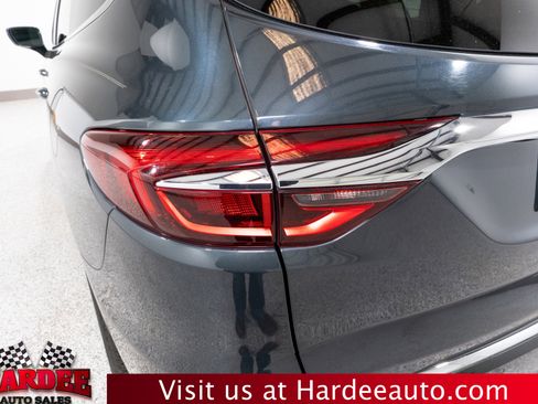 Used 2019 Buick Enclave Essence image 9
