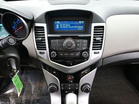 Used 2015 Chevrolet Cruze LS image 27