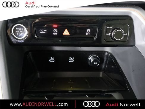 Certified 2025 Audi Q5 Premium AWD/4WD image 5