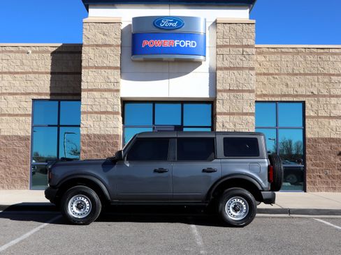 New 2025 Ford Bronco 4-Door image 9