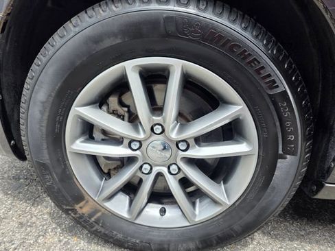Used 2016 Dodge Grand Caravan SE FWD image 9