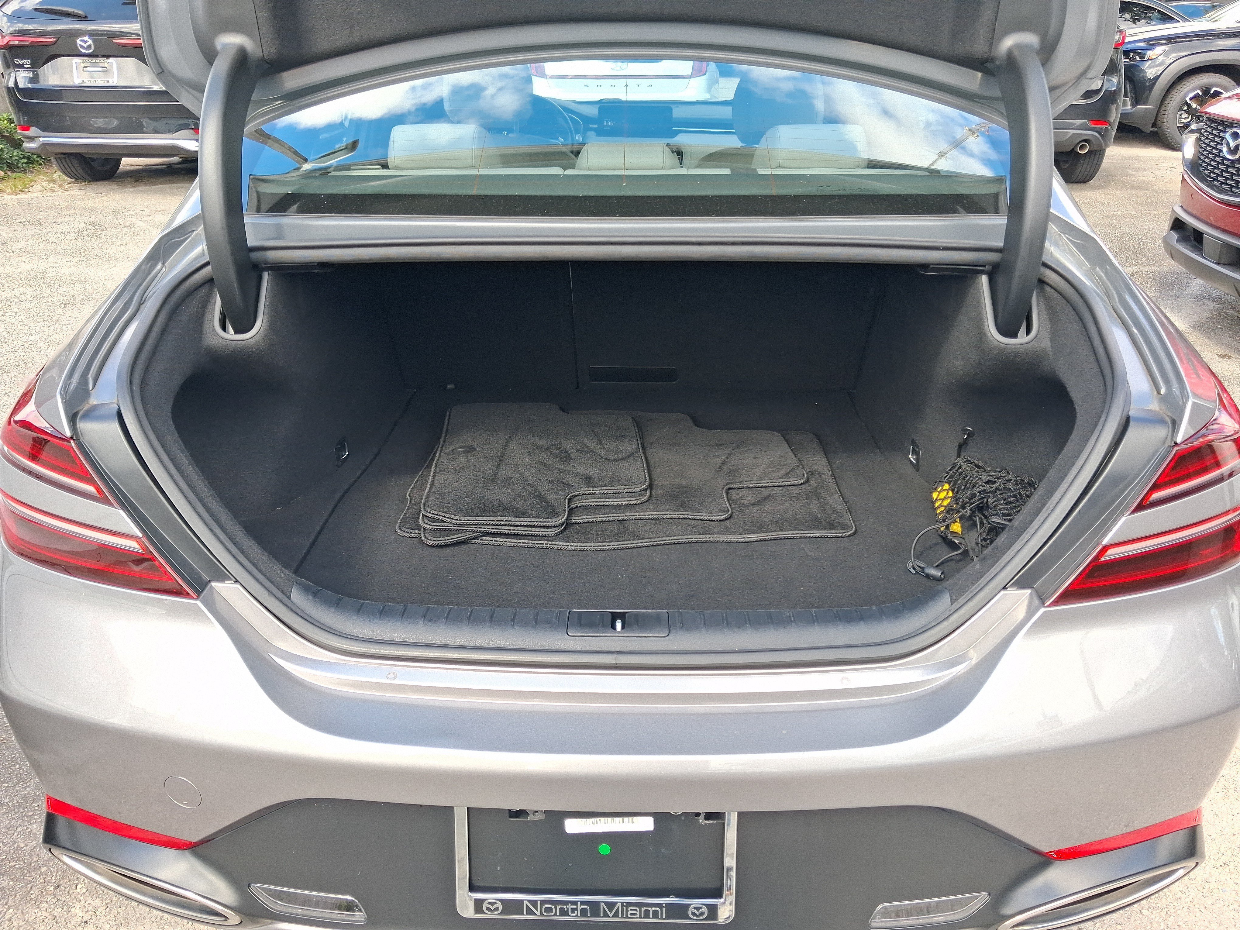 Used 2025 Genesis G70 2.5T RWD image 5