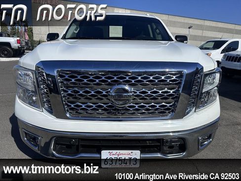 Used 2017 Nissan Titan SV RWD image 2