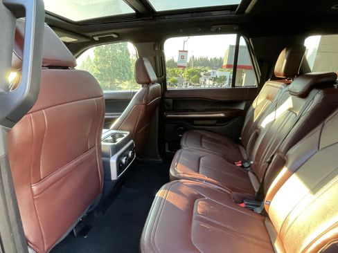 Used 2024 Ford Expedition Max Limited AWD/4WD image 13