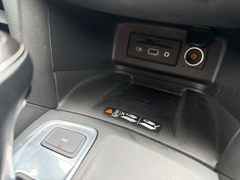 Used 2019 Chevrolet Equinox Premier w/ LPO, Floor Liner Package image 27