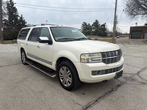 Used 2008 Lincoln Navigator L 4WD image 3