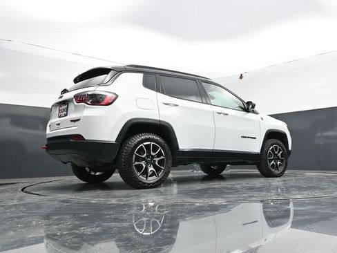 Used 2025 Jeep Compass Trailhawk AWD/4WD image 54