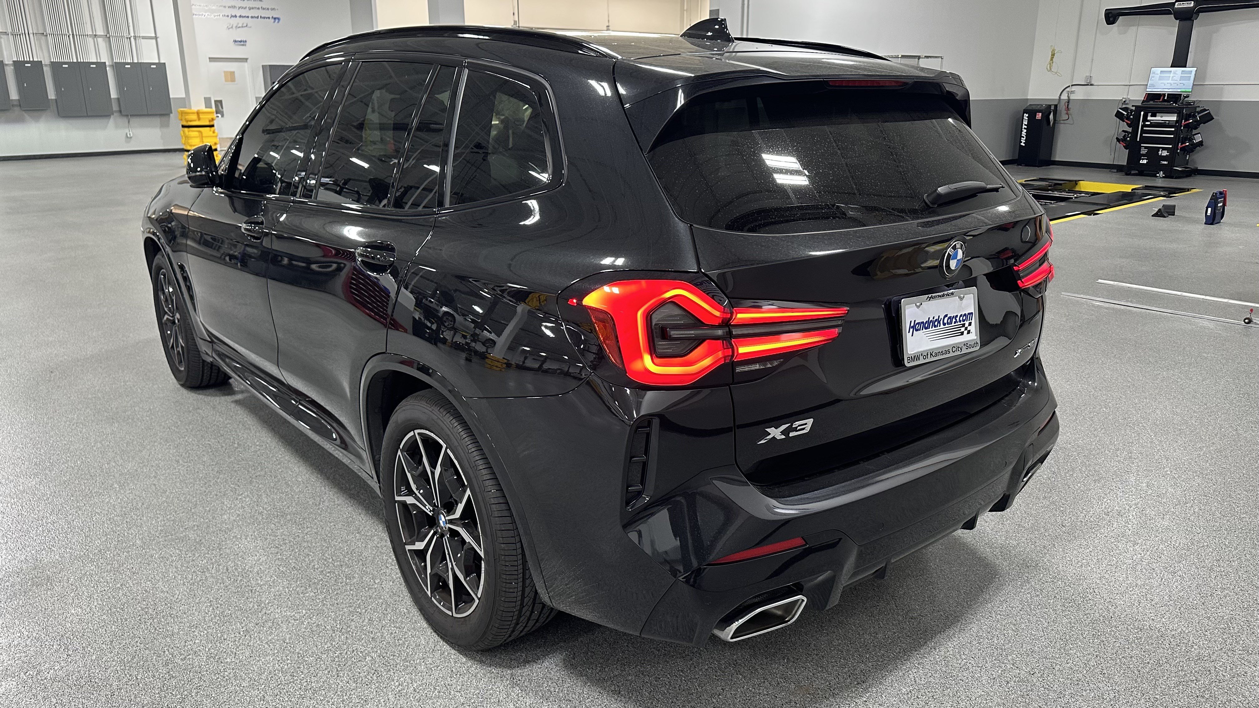 Used 2023 BMW X3 xDrive30i w/ M Sport Package AWD/4WD image 8