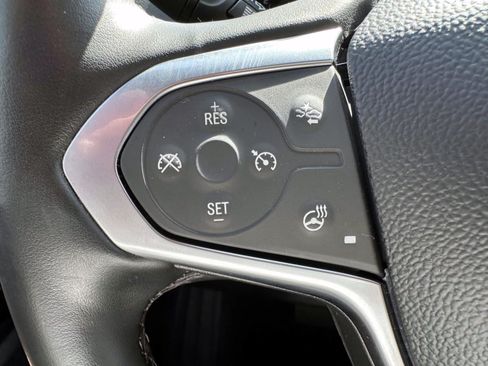 Used 2023 Chevrolet Traverse RS AWD/4WD image 17