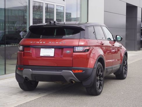 Used 2019 Land Rover Range Rover Evoque SE image 2