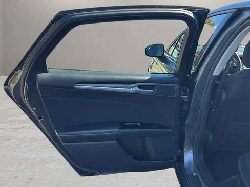 Used 2014 Ford Fusion SE image 14