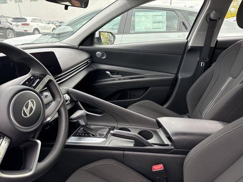 Used 2024 Hyundai Elantra SEL FWD image 14