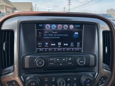 Used 2017 Chevrolet Silverado 2500 High Country w/ Duramax Plus Package image 17