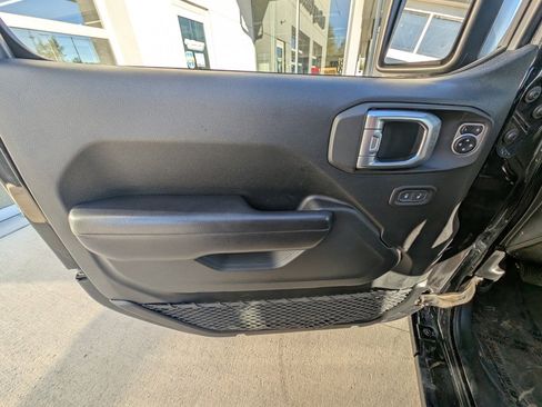 Used 2020 Jeep Gladiator Sport w/ Quick Order Package 24S image 35