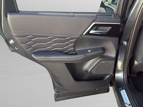 New 2026 Mitsubishi Outlander SEL FWD image 31