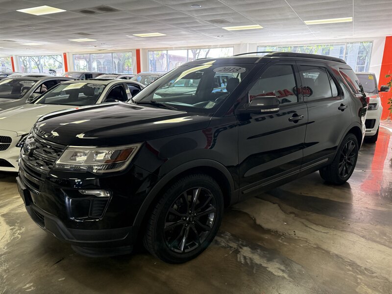 Used 2018 Ford Explorer XLT w/ Equipment Group 202A FWD image 5