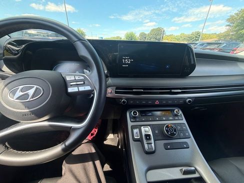 Used 2025 Hyundai Palisade SEL AWD/4WD image 16