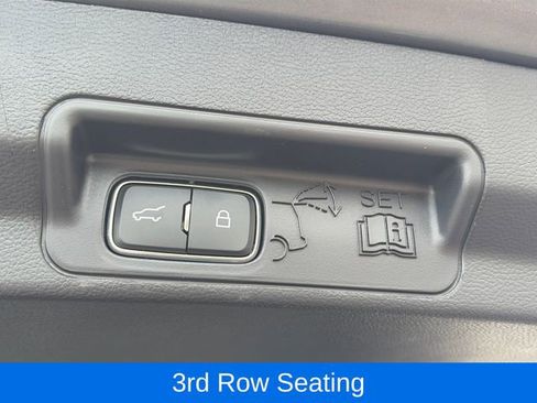 Used 2025 Ford Explorer ST image 9