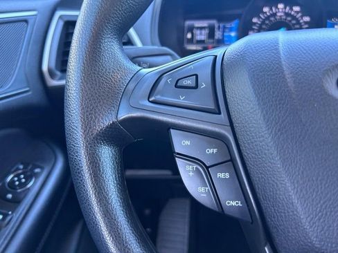 Used 2023 Ford Edge SE image 11