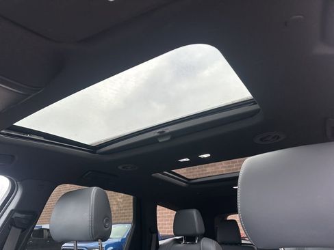 Used 2024 Buick Enclave Essence w/ Experience Buick Package image 12