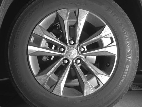 Used 2025 Chevrolet Equinox LT image 12