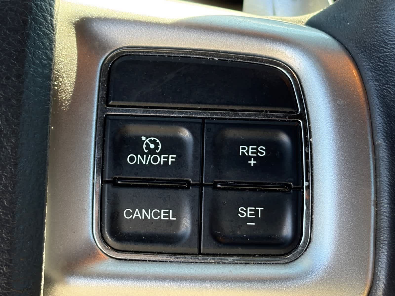 Used 2014 Dodge Challenger SXT RWD image 12