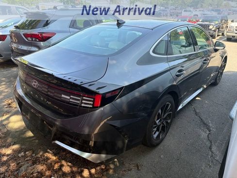 Used 2025 Hyundai Sonata SEL FWD image 8