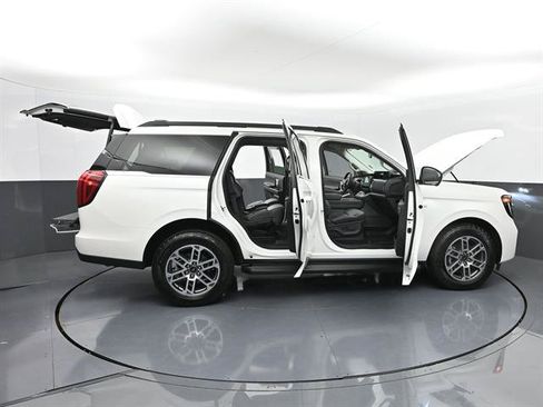 Certified 2026 Ford Expedition Active AWD/4WD image 50