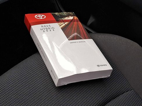 Used 2022 Toyota RAV4 LE image 25