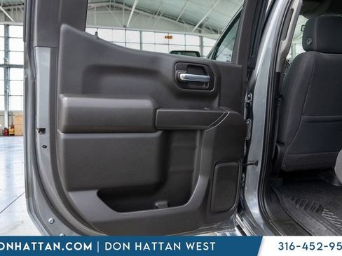 Used 2021 Chevrolet Silverado 1500 LT AWD/4WD image 17