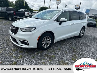 Used 2023 Chrysler Pacifica Touring-L